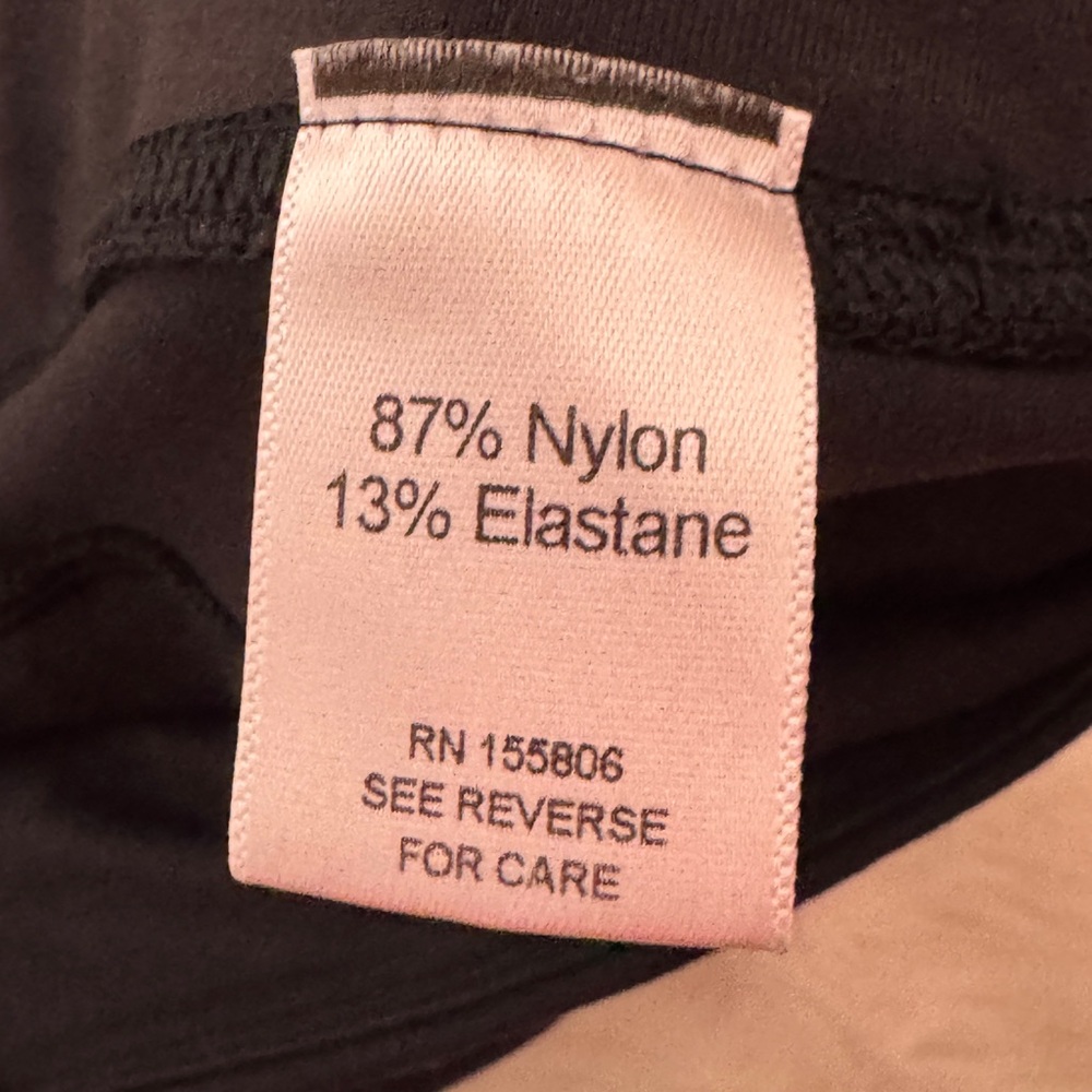 Ultimate Terrain Black Leggings size XL with side pockets Stretchy Athleisure - Picture 6 of 8